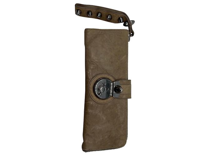 Thomas Wylde Pochette