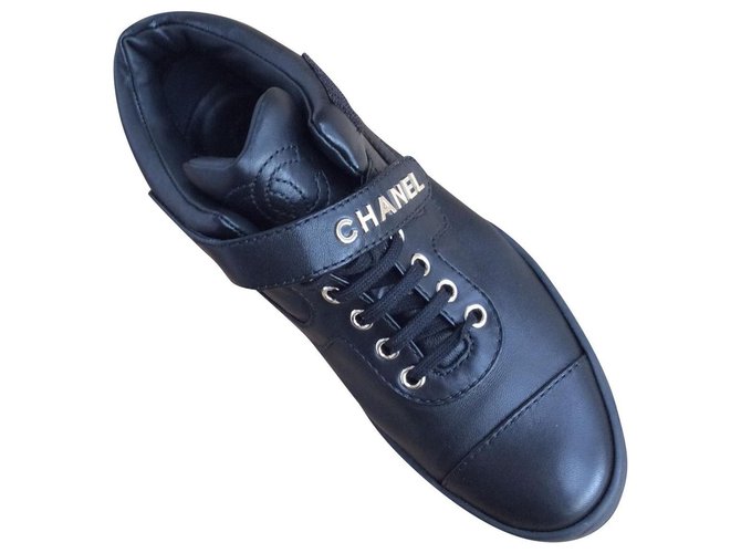 Chanel Sneakers Black Leather  ref.177479