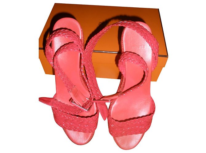 Sandales compensées Hermès Sofia en cuir suédé rouge