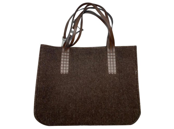 Chanel Handbags Brown Leather  ref.177718
