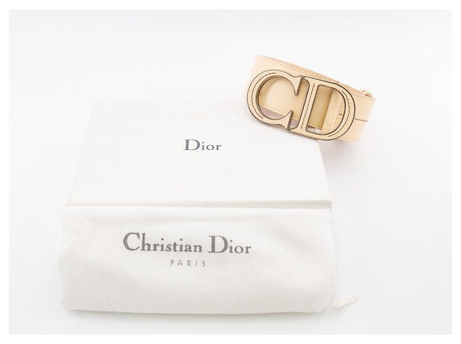 Ceinture Dior CD en cuir grainé ivoire avec boucle iconique “CD” Beige  ref.177753