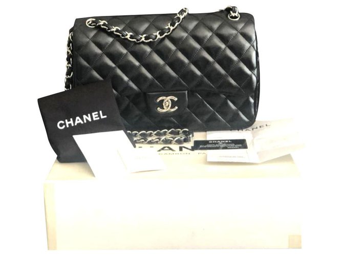 Timeless Chanel Jumbo clásico bolso con solapa forrado Negro Cuero  ref.177787