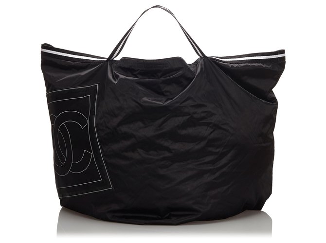 Chanel Black CC Nylon Sports Line Reisetasche Schwarz Weiß Tuch  ref.177910