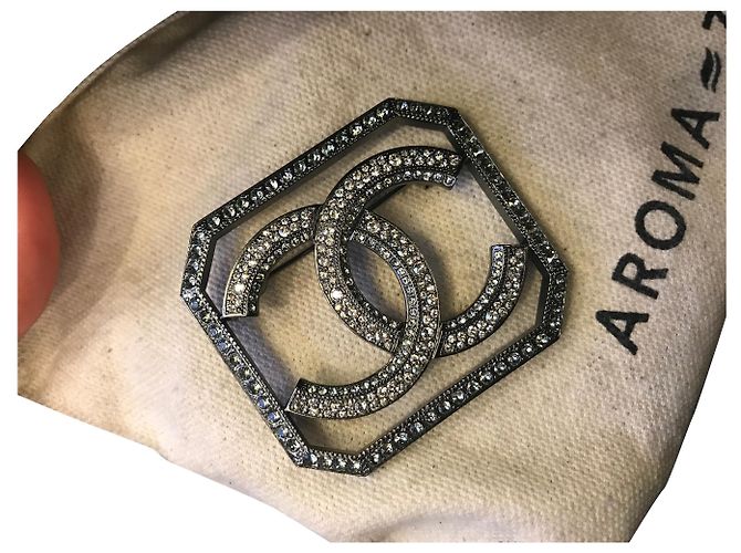 Chanel Coco Crush Brosche Anthrazitgrau