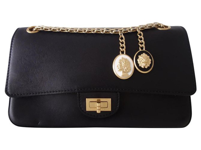 Chanel bag 2.55 Medallion Black Leather  ref.178451