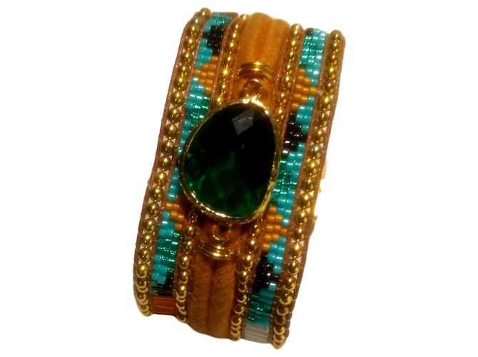 Brazalete Hipanema con cuentas de colores y piedra esmeralda de tamaño mediano Multicolor