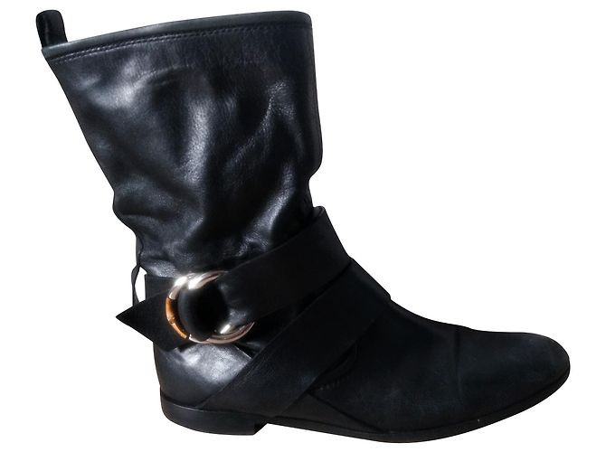 Botines con hebilla Gucci con anillo de bambú en cuero negro