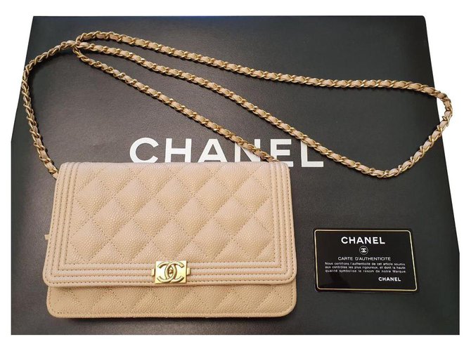 Wallet On Chain Chanel WOC Wallet auf Chain Boy Tasche Beige Golden Leder  ref.178996