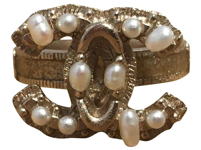 Chanel Anelli D'oro Metallo Perla  ref.179176