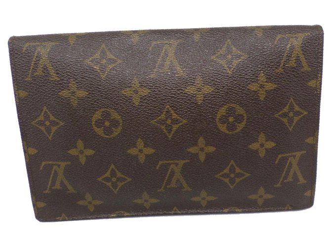 Louis Vuitton Clutch bags Brown Cloth  ref.179261