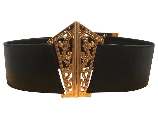 Chanel Belts Black Golden Leather Metal  ref.179312