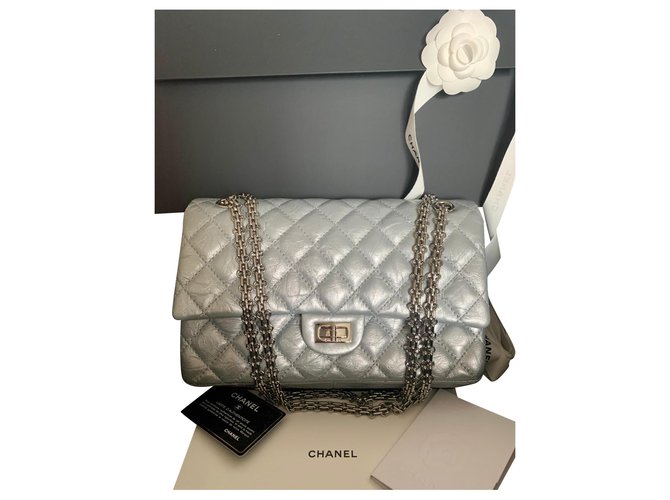 Chanel Reissue 2.55 Distressed calf leather 226 Silvery  ref.179887