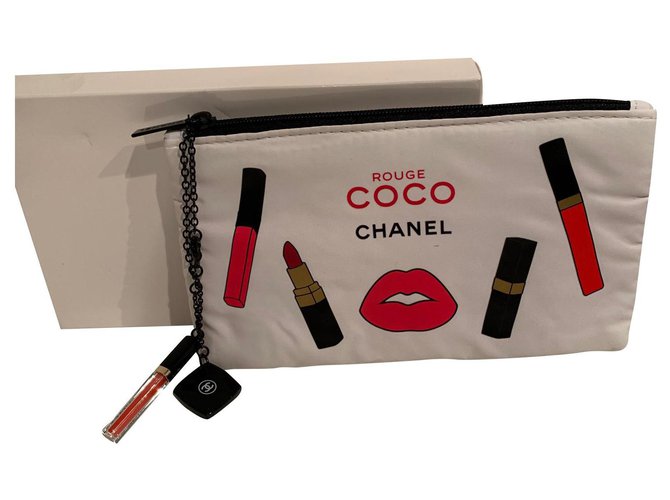 Chanel Bolsos de embrague Blanco Algodón  ref.180051