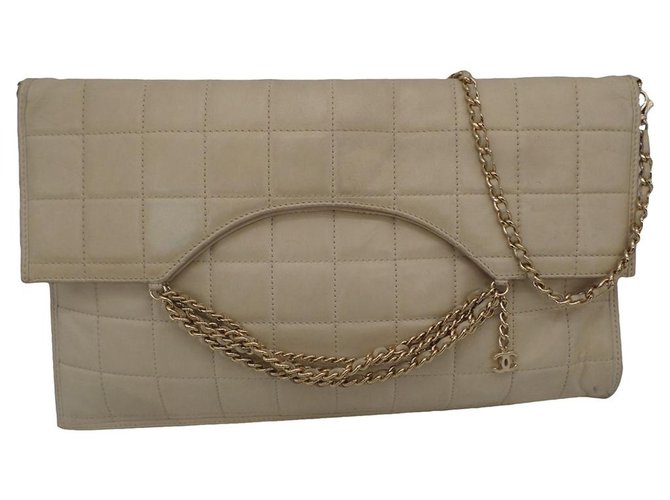 Chanel Handtaschen Beige Leder  ref.180157