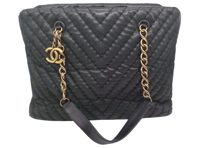 Chanel Handbags Dark green Leather  ref.180352