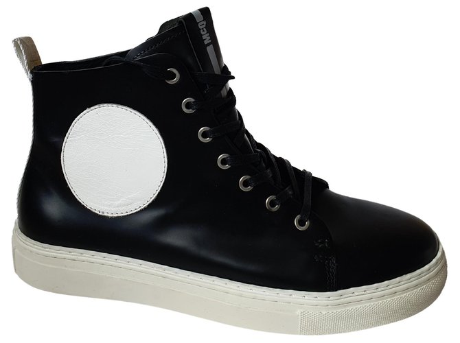Alexander Mcqueen Sneakers Black White Leather  ref.180378