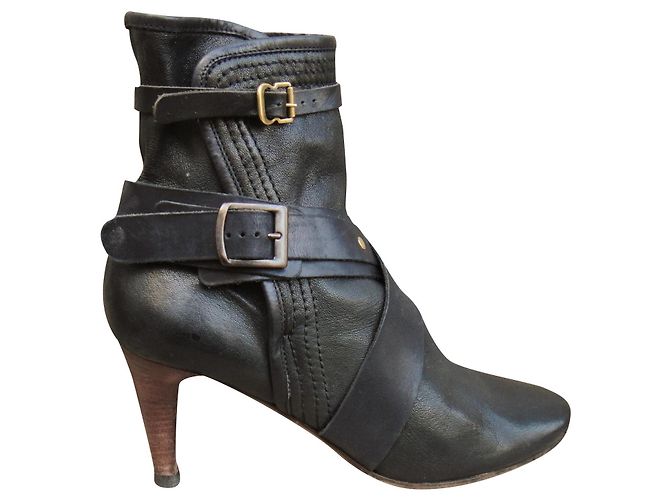 Chloé leather ankle boots black 39.5