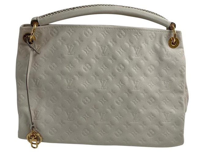 Louis Vuitton Eggshell Leather  ref.180531