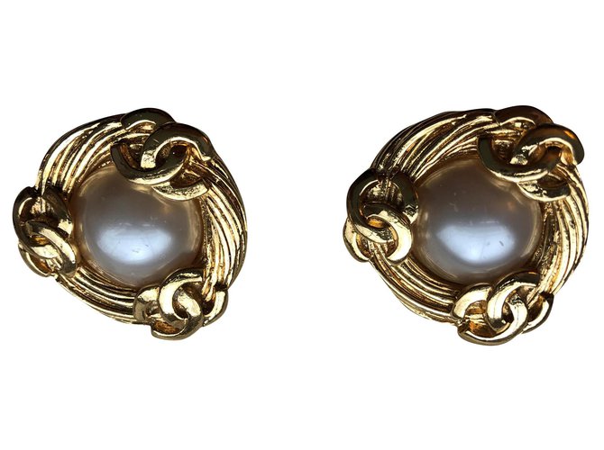 Vintage Chanel gold tone faux pearl CC clip-on earrings Golden Metal  ref.180537