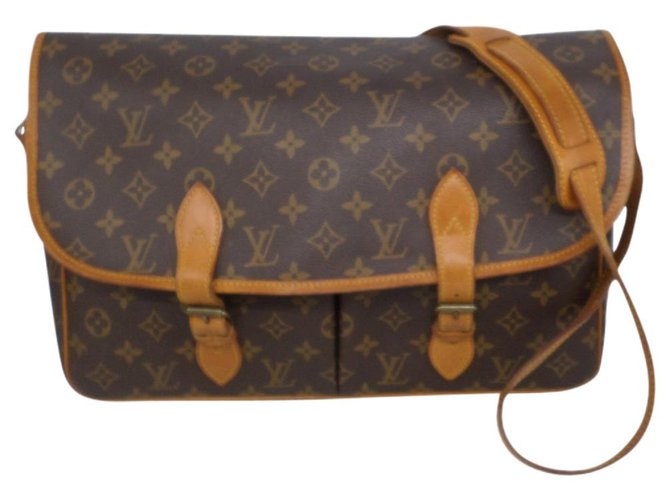 Louis Vuitton Handbags Brown Cloth  ref.180604