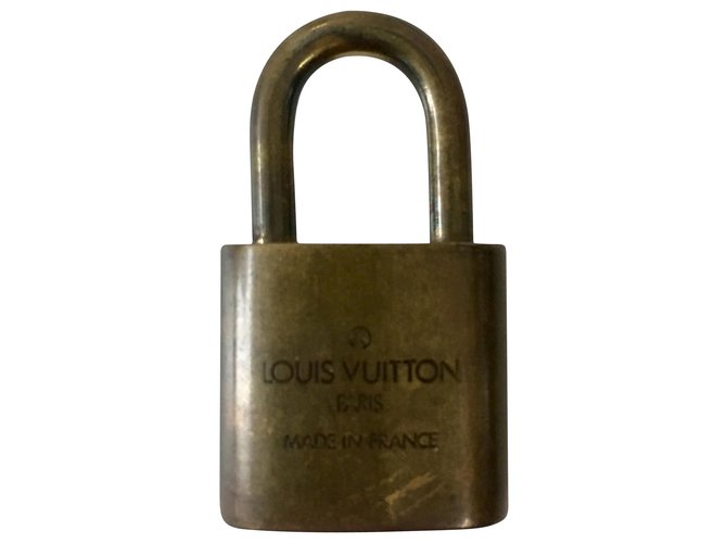 Bloqueo de Louis Vuitton Dorado Metal  ref.181646