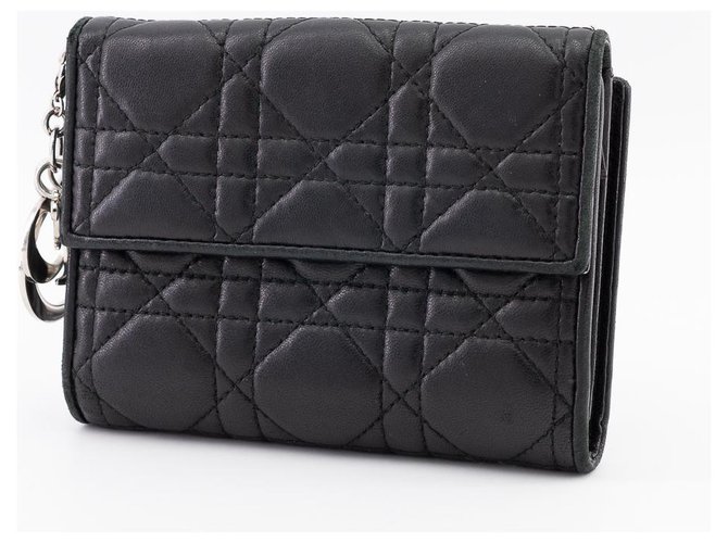 portefeuille lady dior en agneau