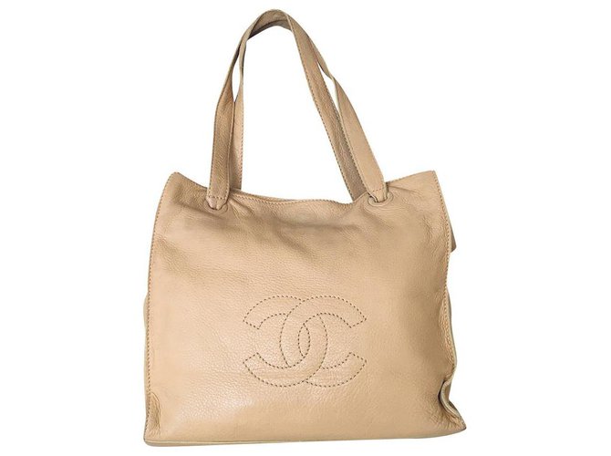 Executive Chanel Handbags Cream Lambskin  ref.181854