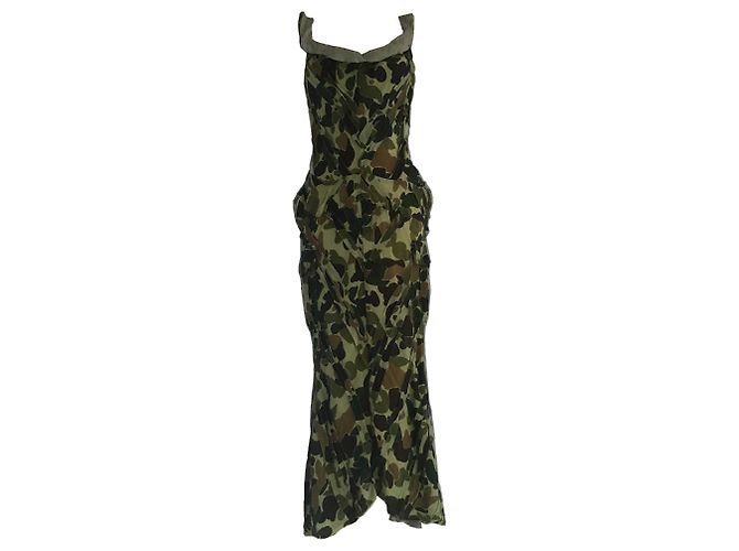 Vestido assimétrico de camuflagem de Junya Watanabe