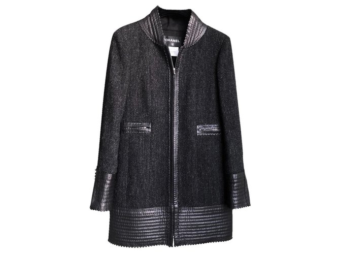 Chanel abrigo de cuero recortado Negro Lana  ref.182206