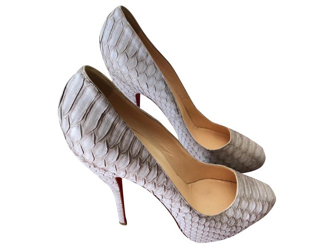 Christian Louboutin Talons Cuirs exotiques Gris  ref.182214