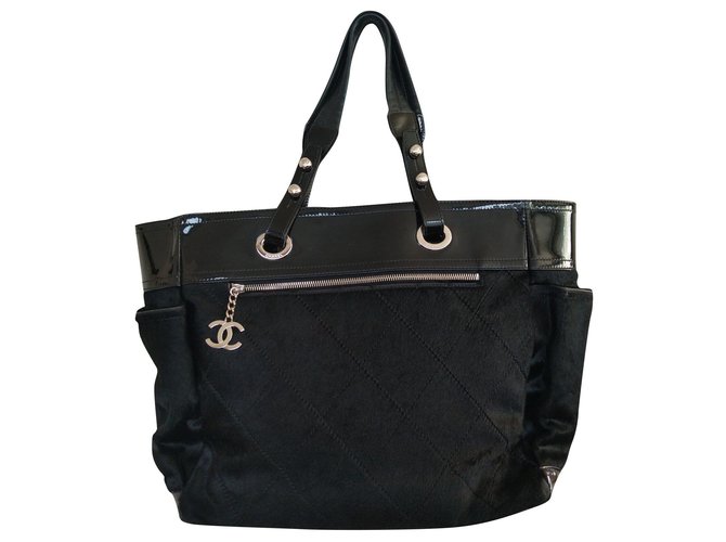 Chanel Handbags Black Leather  ref.182458