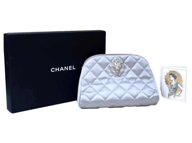 Chanel Clutch bags Silvery Cloth  ref.183254