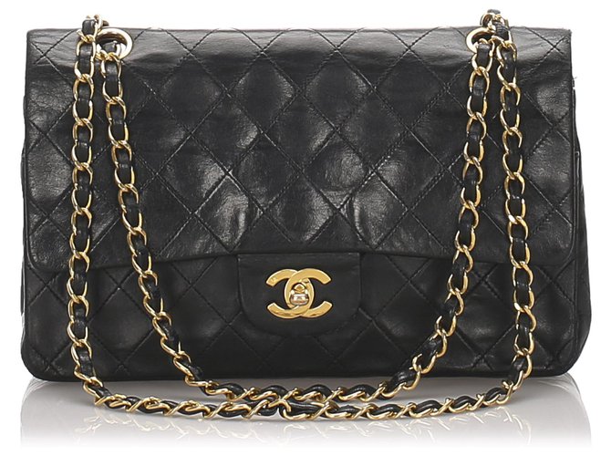 Sac à rabat doublé en agneau moyen classique noir Chanel Cuir  ref.183447