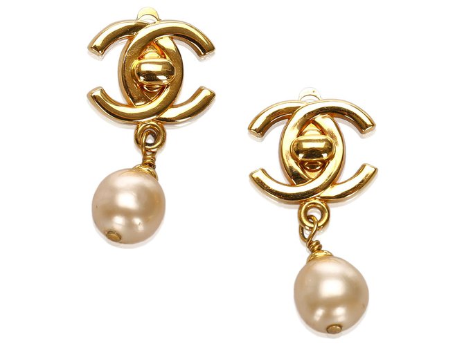 Chanel Gold Faux Pearl CC Clip-On Earrings White Golden Metal  ref.183534