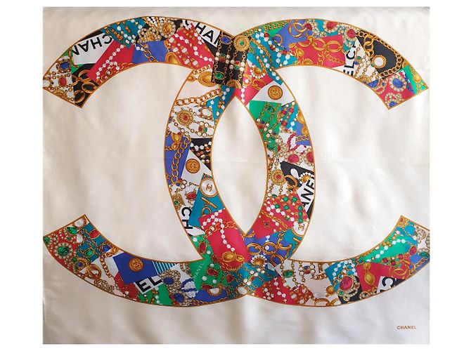 Chanel CC PERLA MULTICOLORE E MOTIVO A CATENA Bianco sporco
