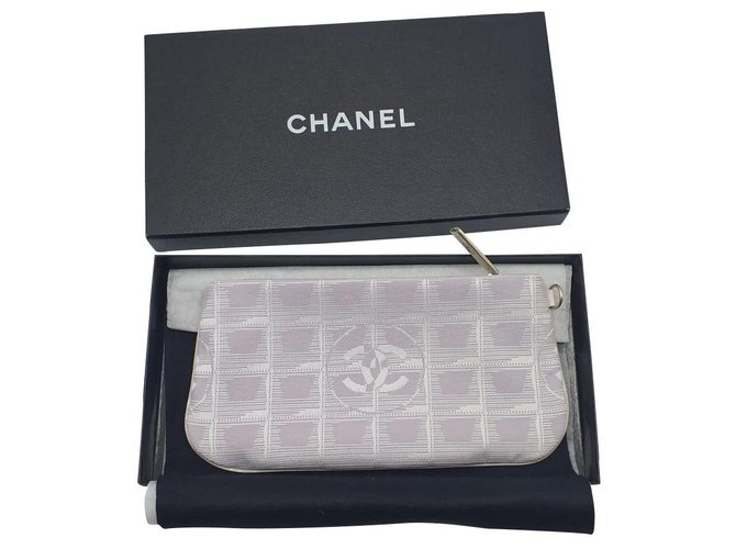 Chanel Bolsos de embrague Púrpura Paño  ref.183819