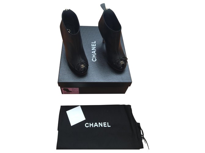 Chanel Ankle Boots Black Patent leather Lambskin  ref.184239