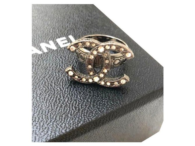 Chanel anel de cristal rutênio CC 52 Metálico Metal  ref.184248