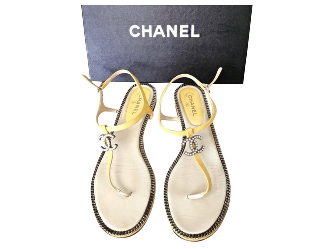 Chanel CC sandalias de verano amarillas EU39 Amarillo Cuero  ref.184339