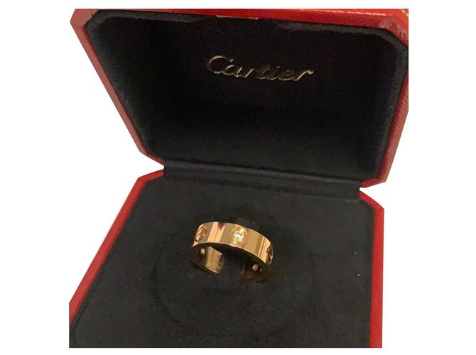 Anel Cartier Love em ouro amarelo e 3 diamantes Dourado  ref.184438