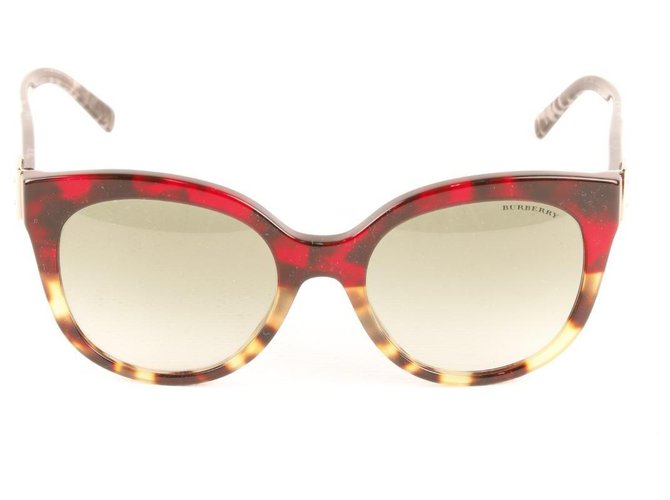 Burberry Des lunettes de soleil Plastique Multicolore  ref.184448