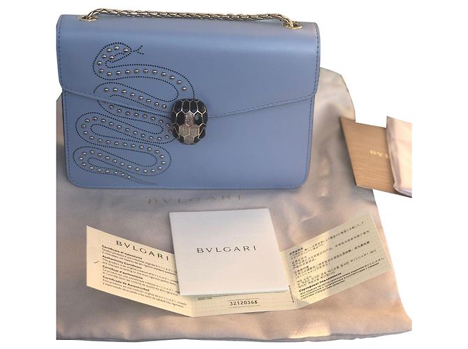 Bulgari Serpenti Forever Umhängetasche hellblaues Kalbsleder