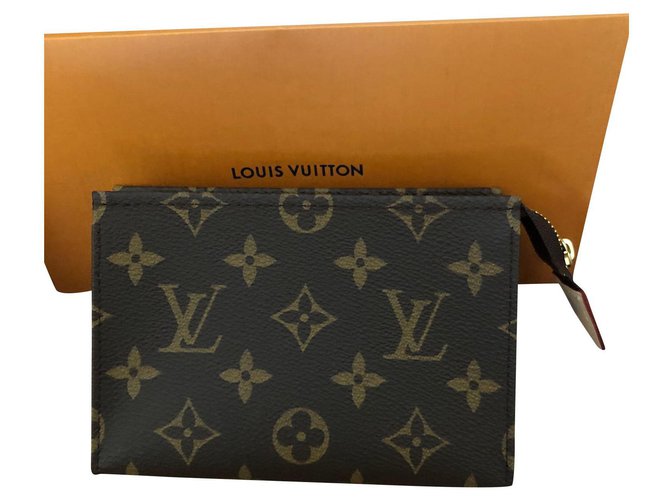 Louis Vuitton Tooletry LV new Marrone  ref.184748