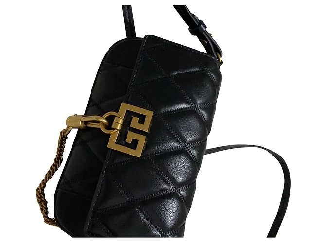 Bolso Givenchy de charol negro