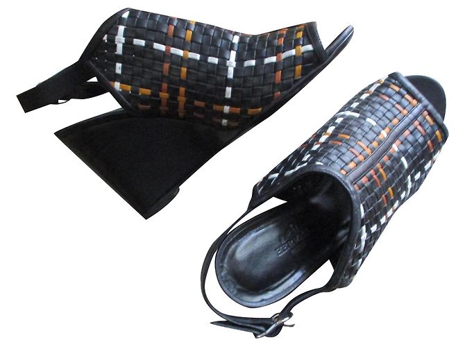 Hermès Sandali con zeppa in pelle intrecciata, 38,5IT. Multicolore
