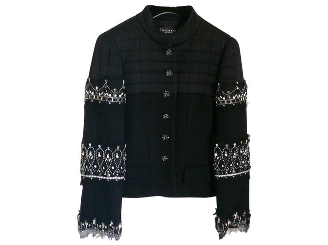 CHANEL - EXCEPTIONAL BLACK JACKET WITH DIAMOND EMBROIDERY - very good condition - T38 Wool  ref.185493