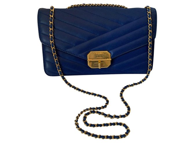 Chanel Azul Couro  ref.185759