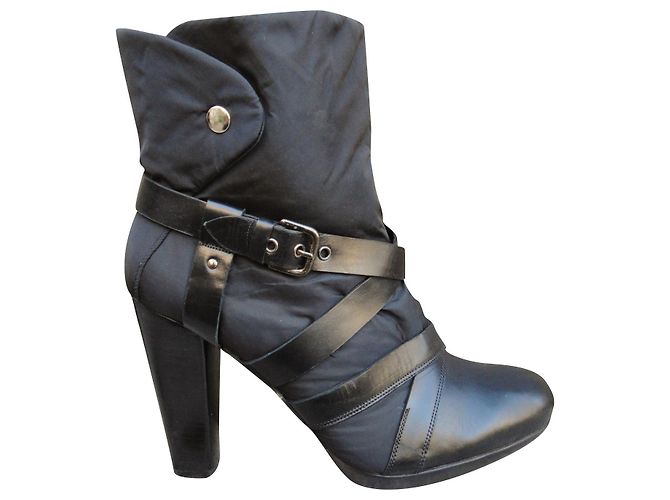 Botas Stuart Weitzman 40 1/2 Nova Condição Preto