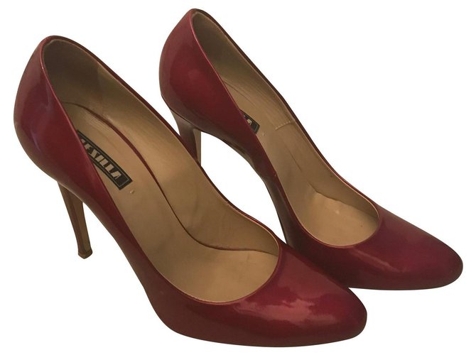 Le Silla Raspberry pumps Pink Patent leather  ref.186175