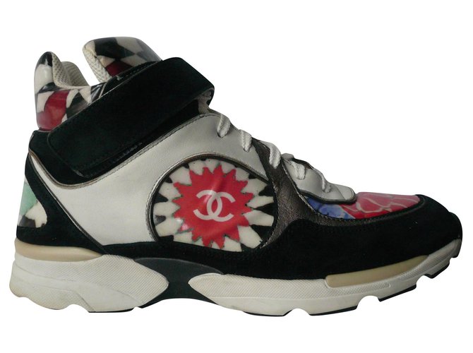 CHANEL Sneakers multicouleur modèle RARE BON ETAT T39,5 FR Cuir Multicolore  ref.186807